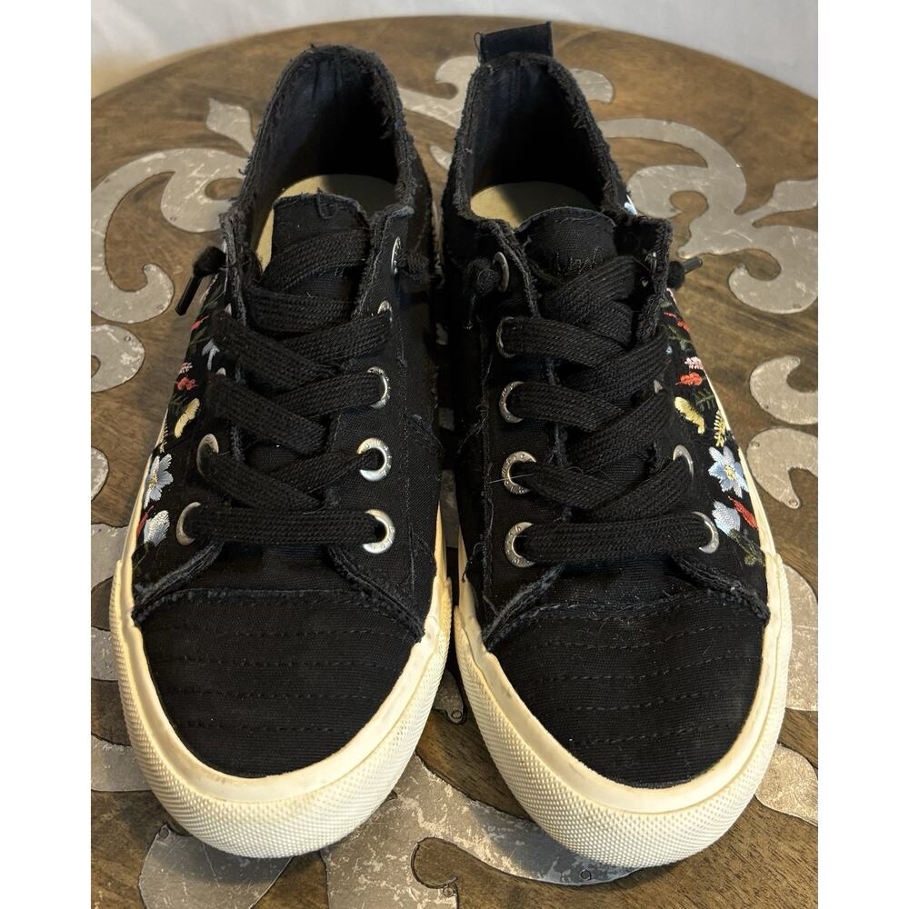 Blowfish Malibu Women’s Embroidered Floral Sneakers Size 7.5 - Picture 3 of 8